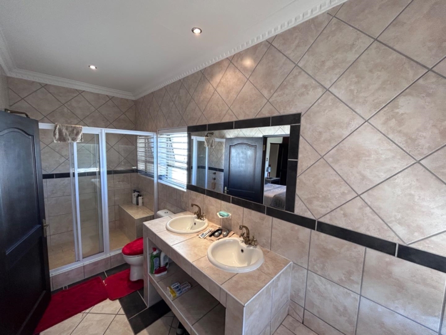 3 Bedroom Property for Sale in Jeffreys Bay Central Eastern Cape